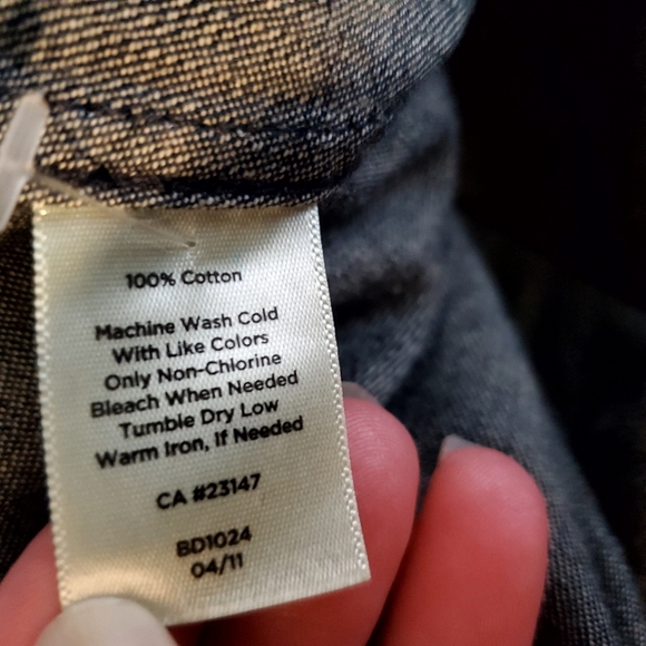 Talbots Dark Blue Denim Button Up Blouse with Roll Tab Sleeves Size 8 - Picture 7 of 8